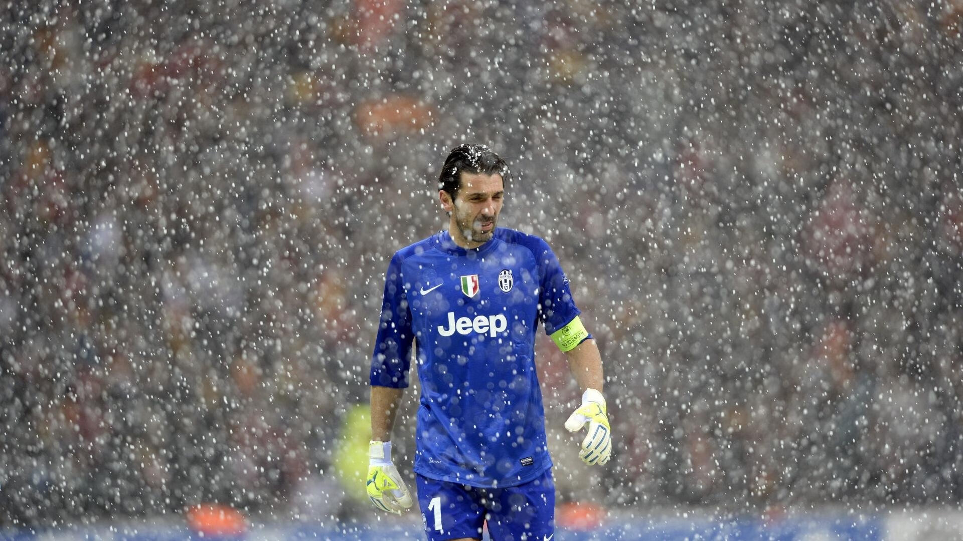 大场面先生！小贾伦统治攻防，深圳强势晋级会师湖人